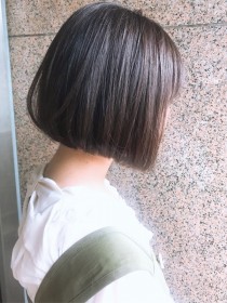 横顔美人　ミニボブ