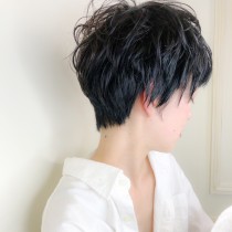 黒髪パーマ☆ツヤ感ショート
