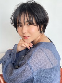 黒髪ショート　ひし型　耳かけ　オバラ
