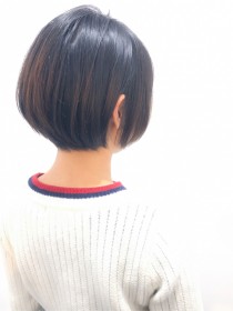 2019年春夏人気ハイライト前下がり丸みショートボブ
