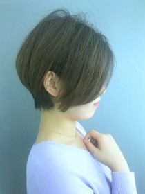 秋冬人気横顔美人前下がりショートボブ