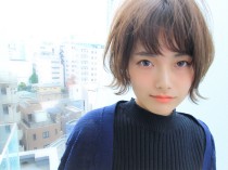大人かわいい透け感ショート
