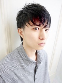 黒髪×Vバングショート