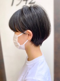 大人かわいいワイドバングショート耳かけ
