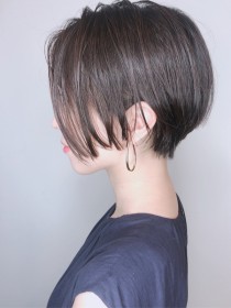 黒髪ショートボブ